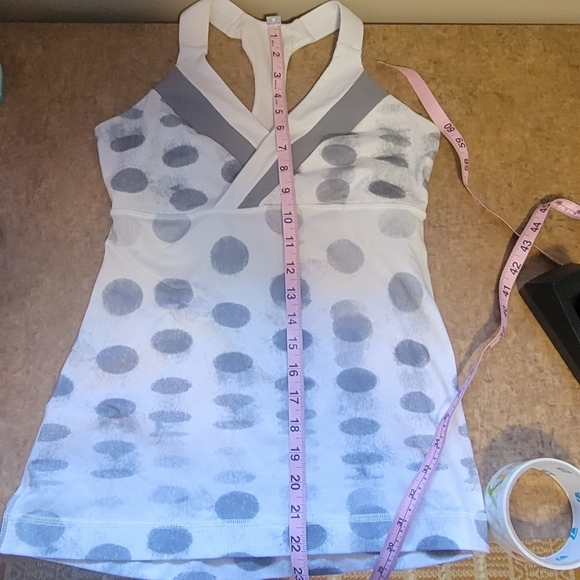 Spotted - Ladies like NEW Lululemon Deep Breathe Tank Top White/Grey Size 6 - Picture 9 of 11
